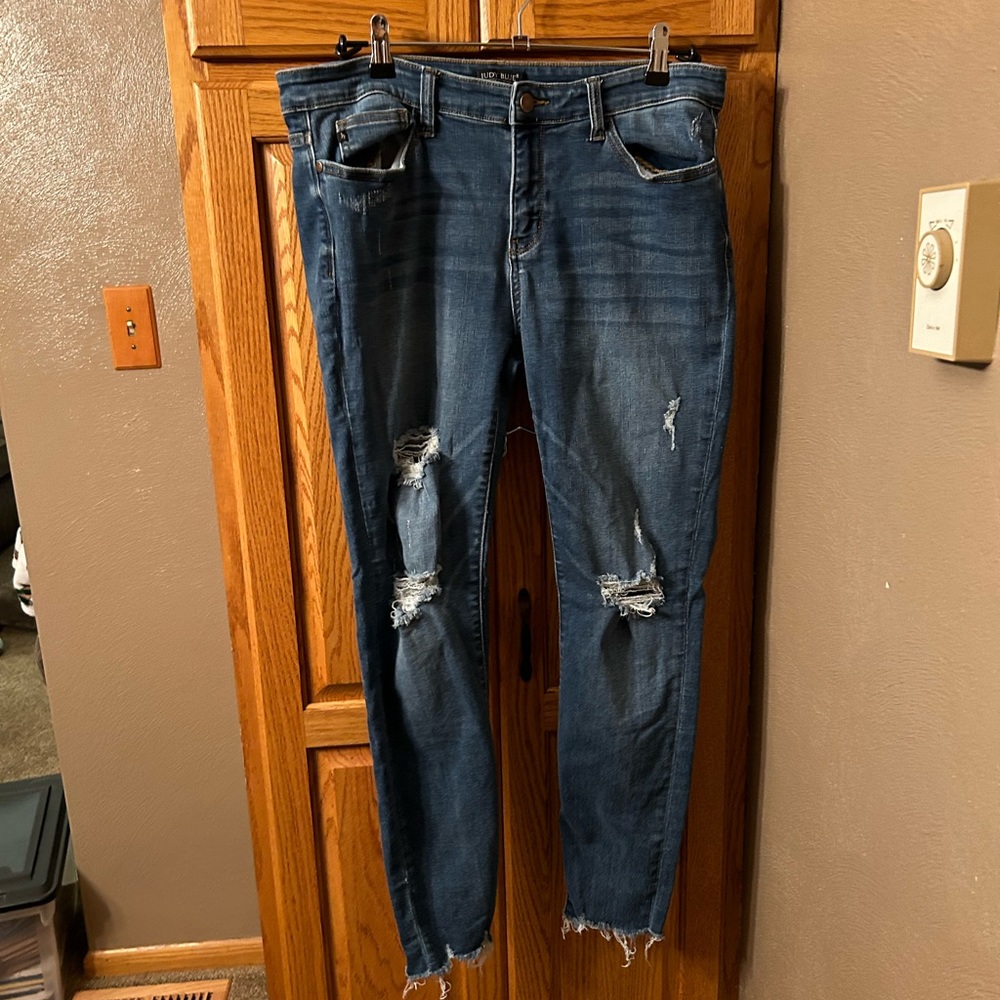 Judy Blue Sz 15 skinny fit, distressed, mid rise denim jeans